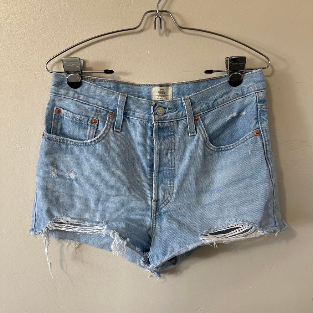 Levi's Women's Light Wash Blue Shorts, Size W28